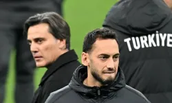 Hakan Çalhanoğlu'ndan Montella sözleri! ''Burada kalacaksın dedik''