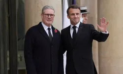 Starmer ve Macron, Paris'te Fransız-İngiliz ilişkilerini kutladı