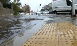 İstanbul'da cadde ve sokaklar göle döndü