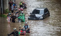 Endonezya'da şiddetli yağışların yol açtığı heyelanda 7 kişi öldü