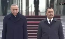 Cumhurbaşkanı Erdoğan Kırgızistan'da resmi törenle karşılandı