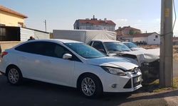 Otomobille kamyonet çarpıştı, 6 kişi yaralandı