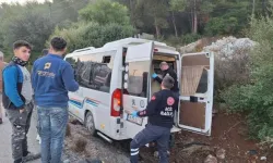 Bodrum'da yolcu minibüsü, şarampole düştü: 8 yaralı