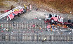 ABD'de itfaiye aracı ile tren çarpıştı: 3'ü ağır 15 yaralı