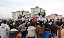 Elazığ’daki Suriyeliler Esed’in gidişini coşkuyla kutladı