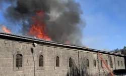 Erzurum'da tarihi taş ambarlarda yangın çıktı