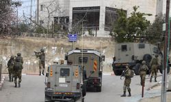 Katil İsrail'den Hebron’da "darp ve kötü muamele" uygulamaları