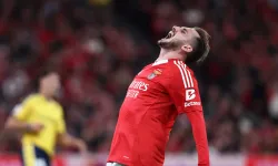 Estoril'i farklı yenen Benfica zirveye yerleşti