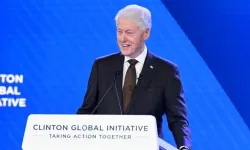 Bill Clinton hastaneye kaldırıldı