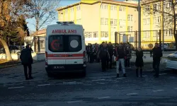 Lise öğrencisi okul çıkışı bıçaklandı! Kanlar içinde yere yığıldı