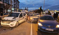 Zincirleme trafik kazasında 7 kişi yaralandı