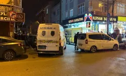 Küçükçekmece'de çay ocağına bomba attılar