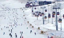 Yılın ilk gününde Erciyes Kayak Merkezi rekor kırdı!