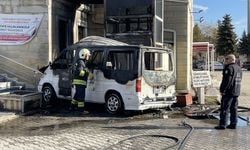 Eskişehir'de park halinde bulunduğu cami bahçesinde yanan kamyonetteki 4 çocuk yaralandı