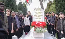 İstiklal Şairi Mehmet Akif Ersoy, kabri başında anıldı