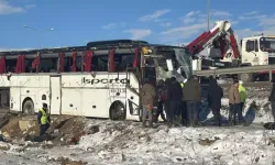 Afyonkarahisar'da yolcu otobüsü devrildi! Ölü ve yaralılar var
