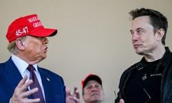 Trump, Elon Musk'a desteğini göstermek için "yeni Tesla" alacağını belirtti