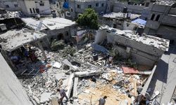 İsrail'in Gazze'deki saldırılarında 10'u aynı aileden, 12 kişi hayatını kaybetti