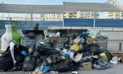 CHP'li Çiğli belediyesinde grev! Çöp dağları...