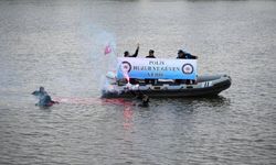 Edirne’de dalgıç polislerden Meriç Nehri’nde özel gösteri