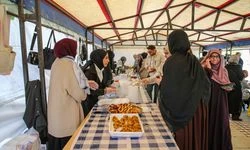 Van'da akademisyenler ve öğrenciler Gazze yararına kermes düzenledi