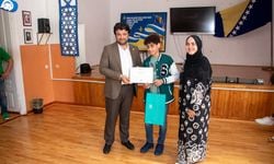 YEE'nin Türkçe sınavında başarılı olan Saraybosnalı öğrenciler ödüllendirildi