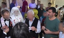 Davetsiz düğüne gitti, pasta yedi, takıları çaldı: "Paraları görünce dayanamadım"