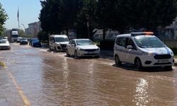 Kocaeli'de ana su hattı patladı: İlçe sular altında kaldı