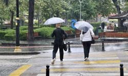 Meteoroloji'den kuvvetli sağanak ve fırtına uyarısı