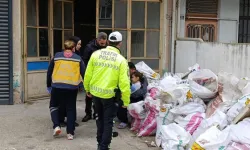 Pencereden düşen çocuğu moloz dolu çuvallar korudu