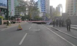 Sarıyer'de yol çöktü: Cadde trafiğe kapatıldı