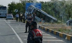 Isparta'da tur otobüsü şarampole devrildi: Yaralılar var