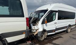 Şarlıurfa'da servis minibüsleri çarpıştı: 28 yaralı