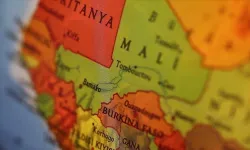 Mali'de siyasi partilerin faaliyetleri durduruldu