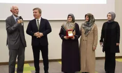 Erzincan'da "Aile Yılı" kapsamında 24 örnek aileye şilt takdim edildi