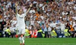 Bernabeu'dan Modric ve Carlo geçti