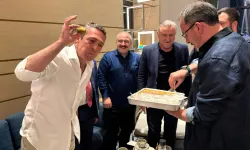 Final maçı öncesinde Ali Koç'a baklava ikramı