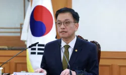 Güney Kore Maliye Bakanı ve Başbakan Yardımcısı Choi Sang-mok, istifa etti