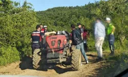 Babasının kullandığı traktörün altında kalan çocuk kurtarılamadı