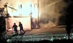 Karabük'te evin önündeki garaj alevlere teslim oldu