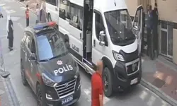 İstanbul'da hatalı şekilde öğrenci indiren servis sürücüsü polisle tartıştı
