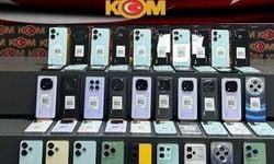 Otomobilin yolcu koltuğunda 63 kaçak telefon ele geçirildi