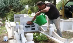 Eskişehir'de 300 mezara gözü gibi bakıyor: Avrupa'dan müşterileri var