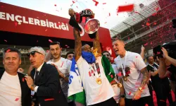 Süper Lig'e çıkan Gençlerbirliği, kupasını aldı