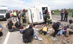 Konya'da yolcu otobüsü devrildi, 13 yaralı var!