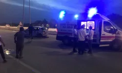 Konya'da direğe çarpan otomobilden fırlayan yolcu öldü