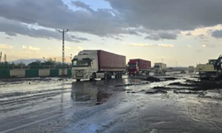 Iğdır'ı sel vurdu: Evleri su bastı, yollar ulaşıma kapandı