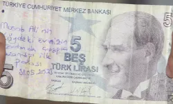Kantinden aldığı 5 TL'nin üzerindeki yazı duygulandırdı! Geri verdi