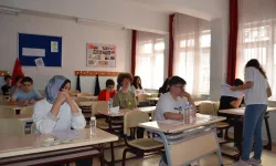 Bilecik'te sınav yerini karıştıran öğrenciyi motosikletiyle sınava yetiştirdi