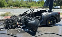 İstanbul’da 20 milyonluk Ferrari alev topuna döndü